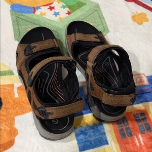 Ecco Brown and Black Men’s Outdoor Sport Sandals